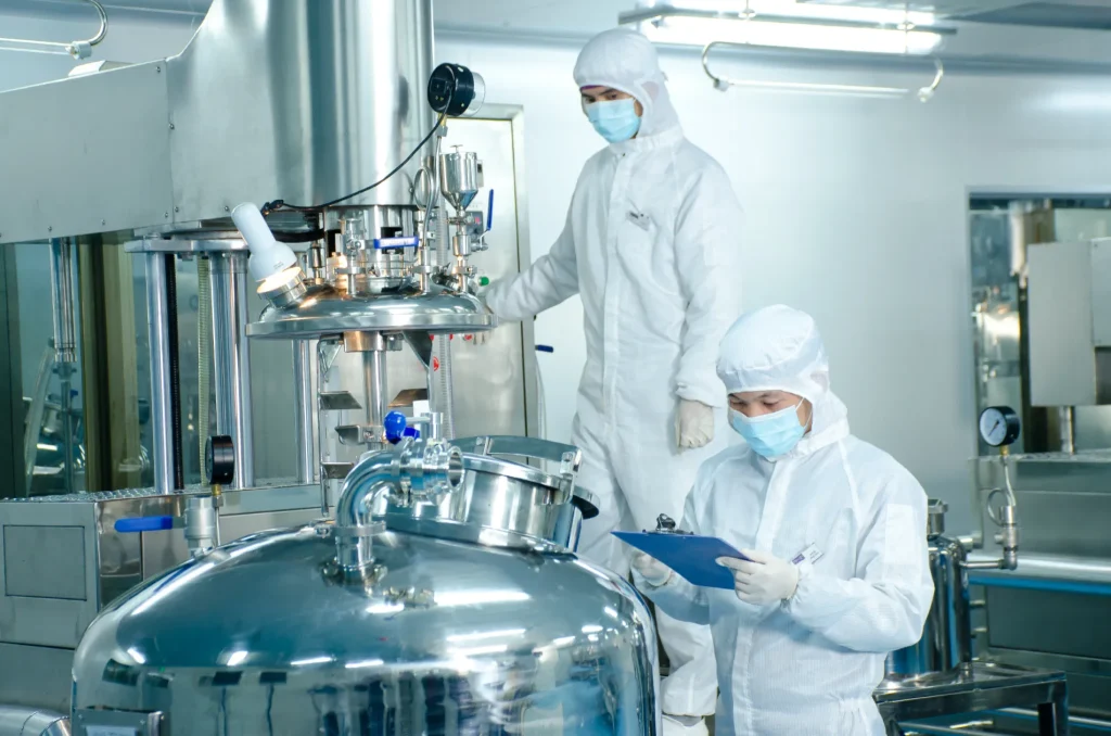 skincare products producing 护肤产品生产